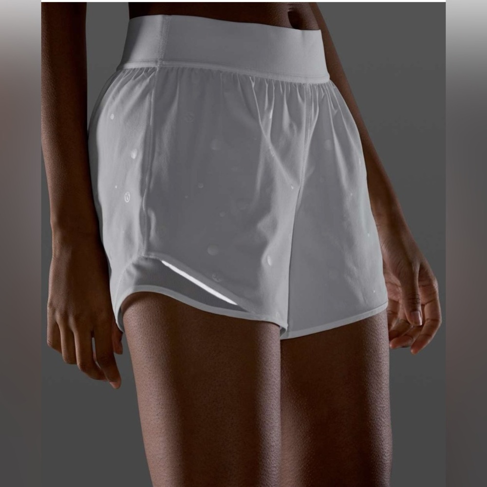 Lululemon Hotty Hot Short 4” *Logo NWT RARE